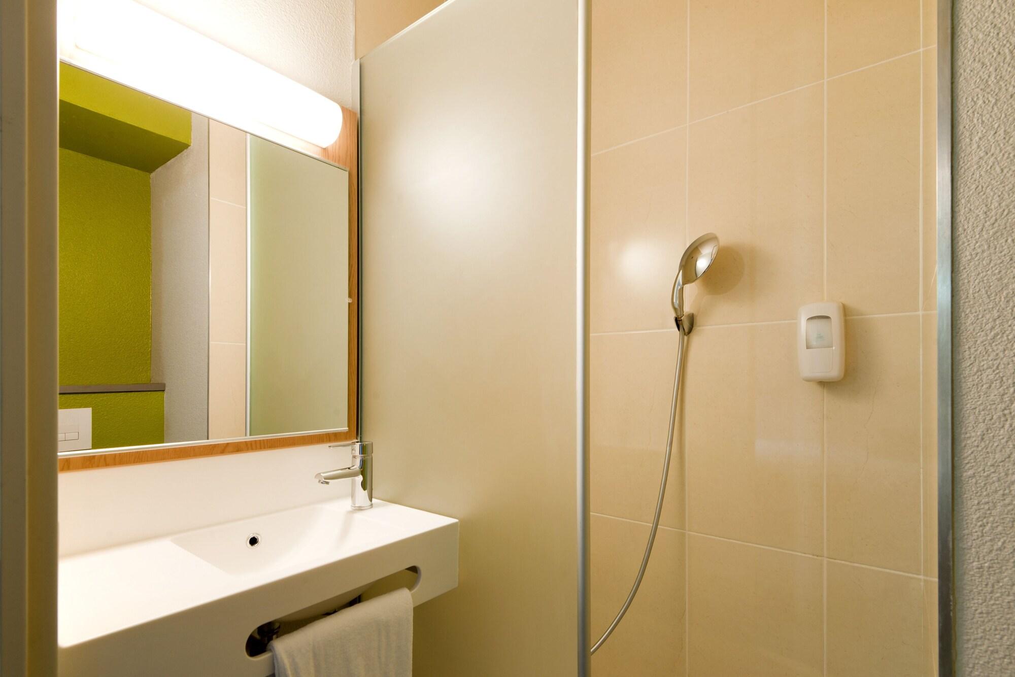 B&B Hotel Lyon Sud Etats-Unis Vénissieux Dış mekan fotoğraf