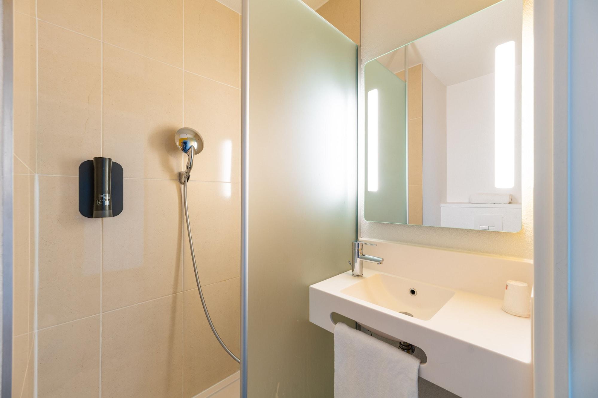 B&B Hotel Lyon Sud Etats-Unis Vénissieux Dış mekan fotoğraf